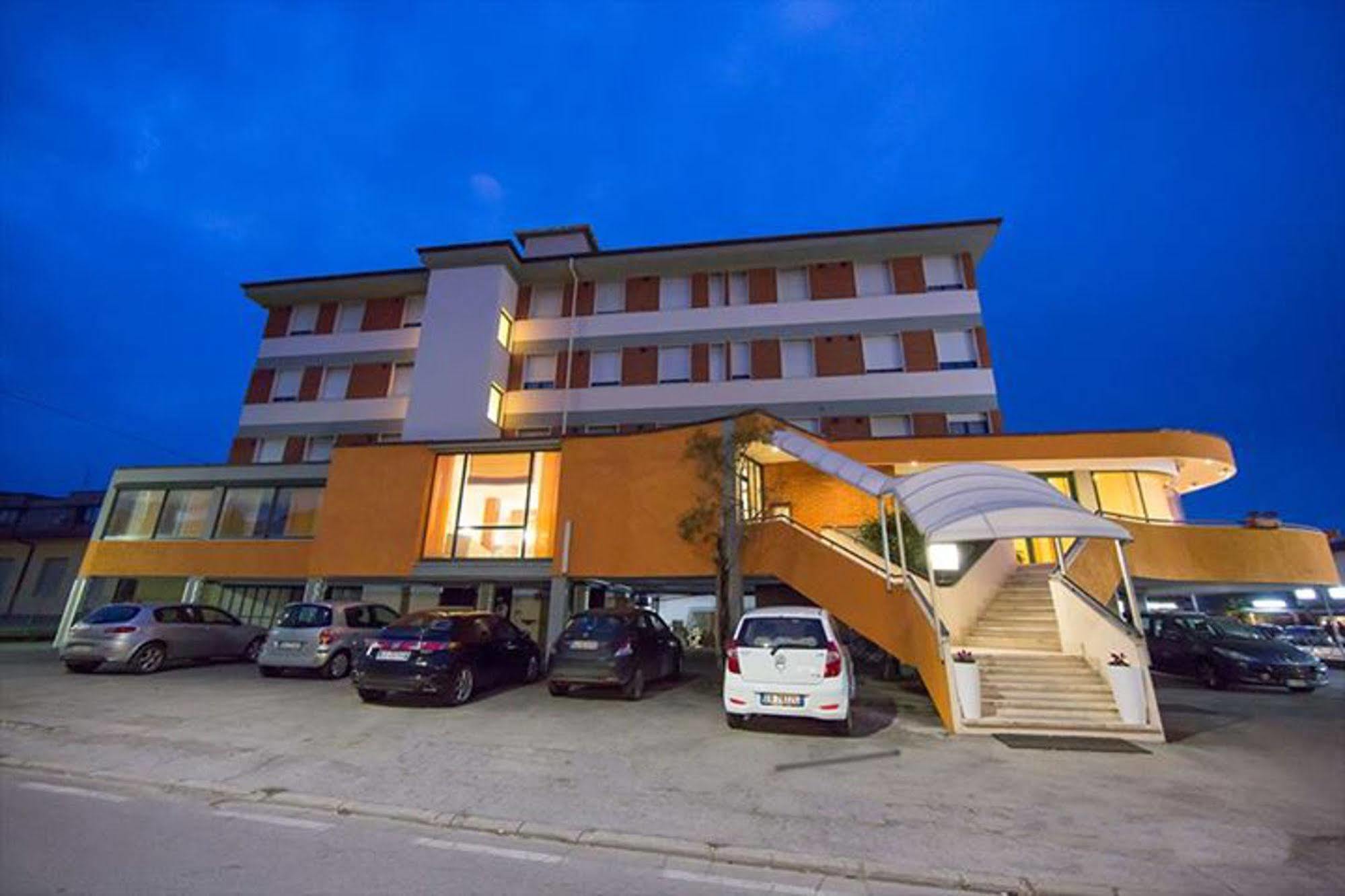 Hotel Toscana Фильине-Вальдарно Экстерьер фото